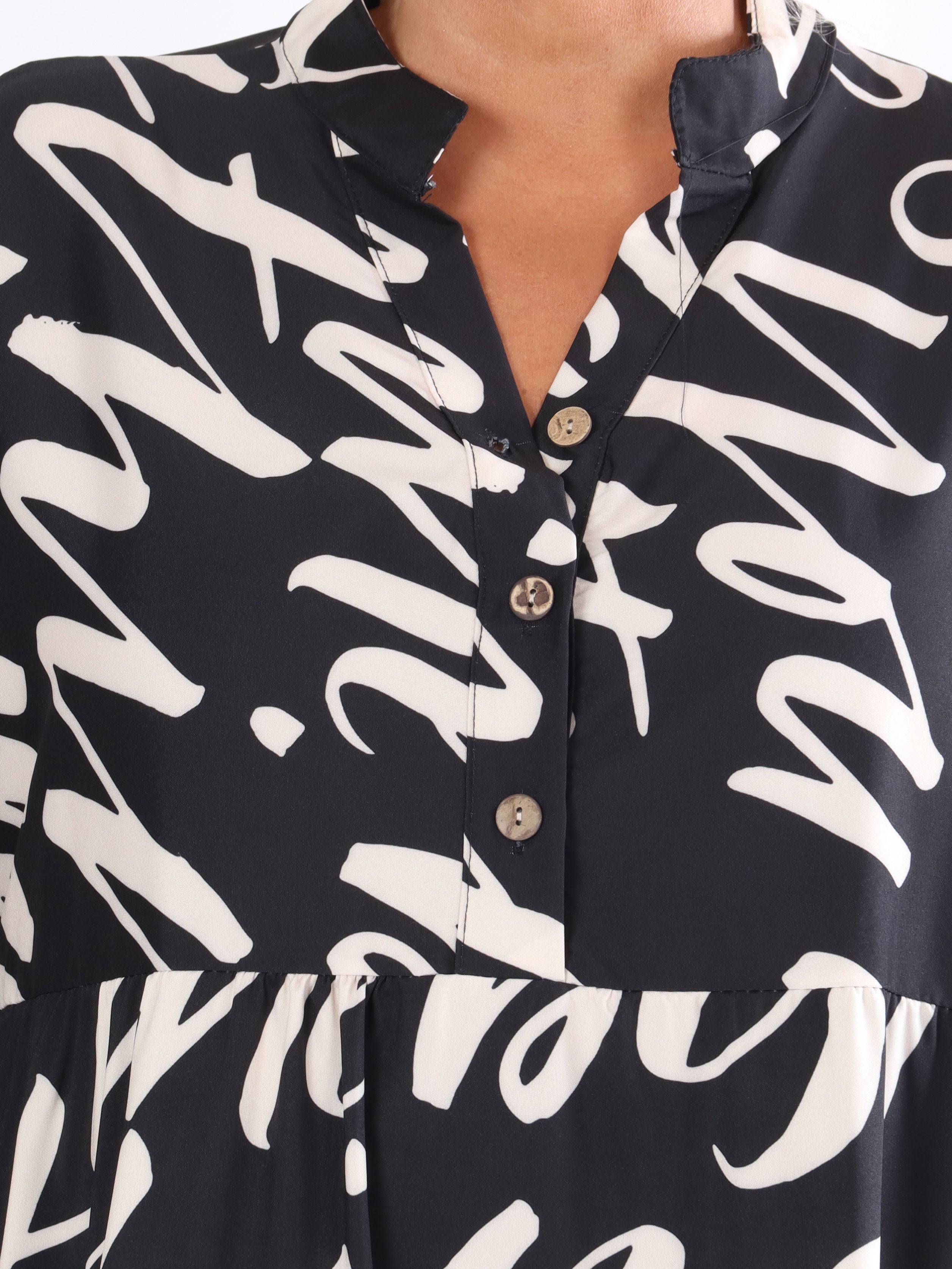 Elmis - Sød plus size kjole med fin tekst